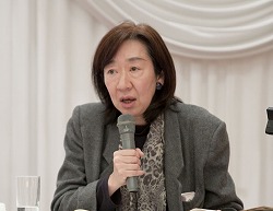 竹信三恵子さん