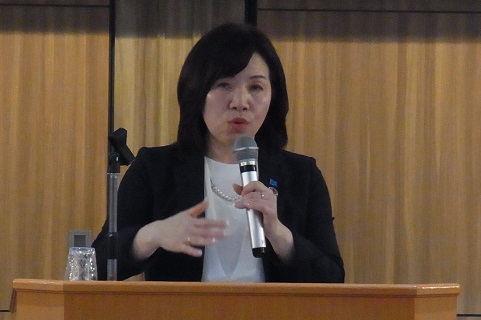井上総合男女・雇用平等局長